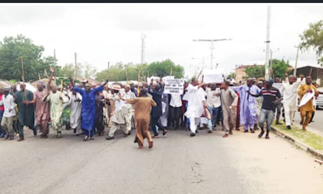 Disenfranchised Ex-Boko Haram Members Protest Government's Lack of Support in Maiduguri: