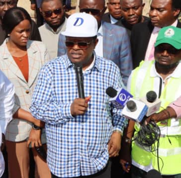 Minister of works Inspects Completed and Ongoing Road Projects in Lagos: