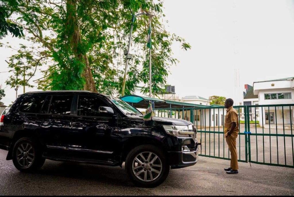 PHOTOS: Edo Deputy Governor Deprived Of entering the Government  House