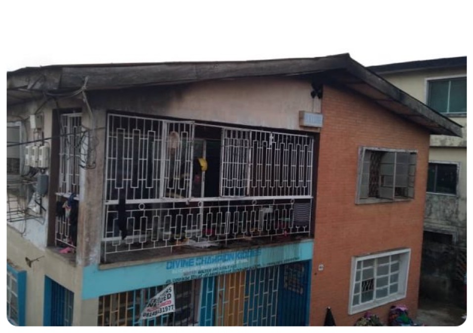 One Dead, 10 Injured As Fire Gut Building in Lagos 