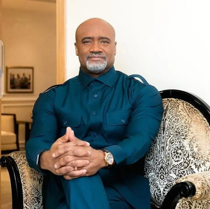 House On The Rock Pastor, Paul Adefarasin accused of smashing bus’ window after the driver hit his car, resulting in passenger injury